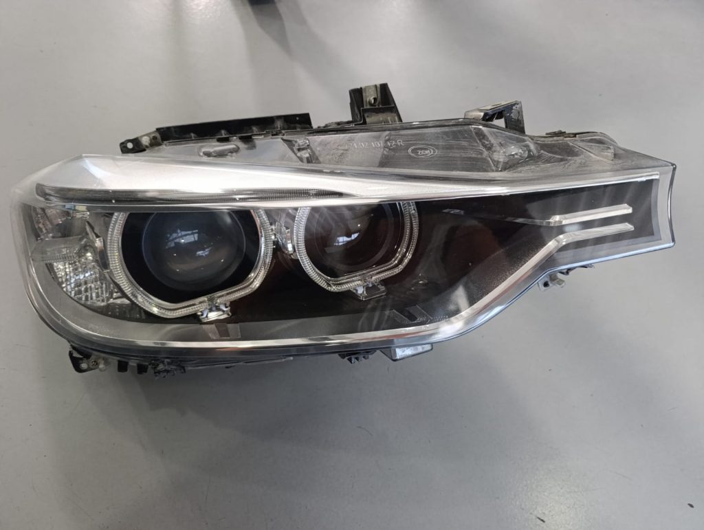Farol Direito Bi-Xenon – BMW Série 3 F30 / F31