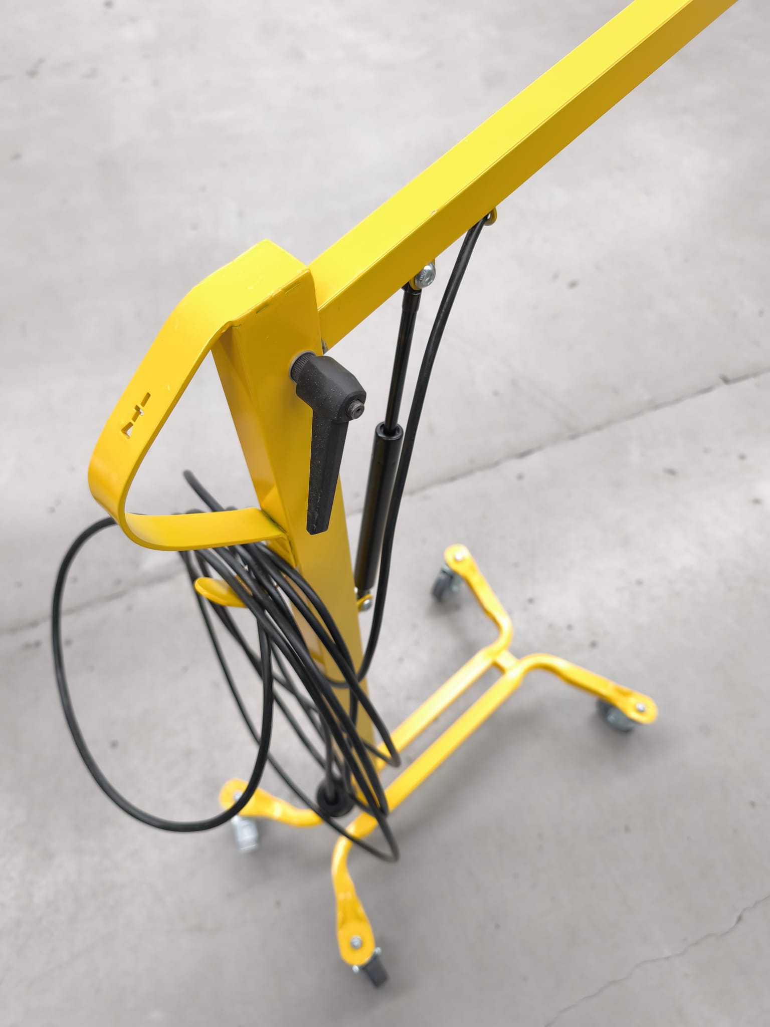 Projetor LED 220V Extensível e Móvel – Iluminação Profissional "Mãos Livres" - Image 2